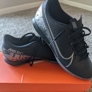 Men's Nike shoes - vapor 13 academy